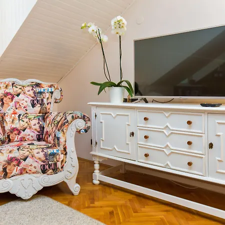 Apartman & Perla