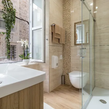 Apartman & Perla *