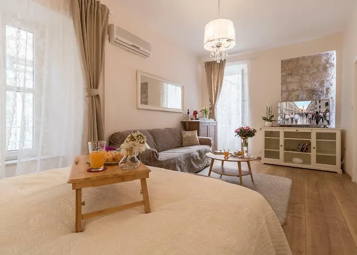 Apartments&rooms Perla *